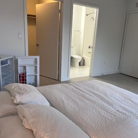 Master Bed Room In Calle Ocho Miami Buitenkant foto