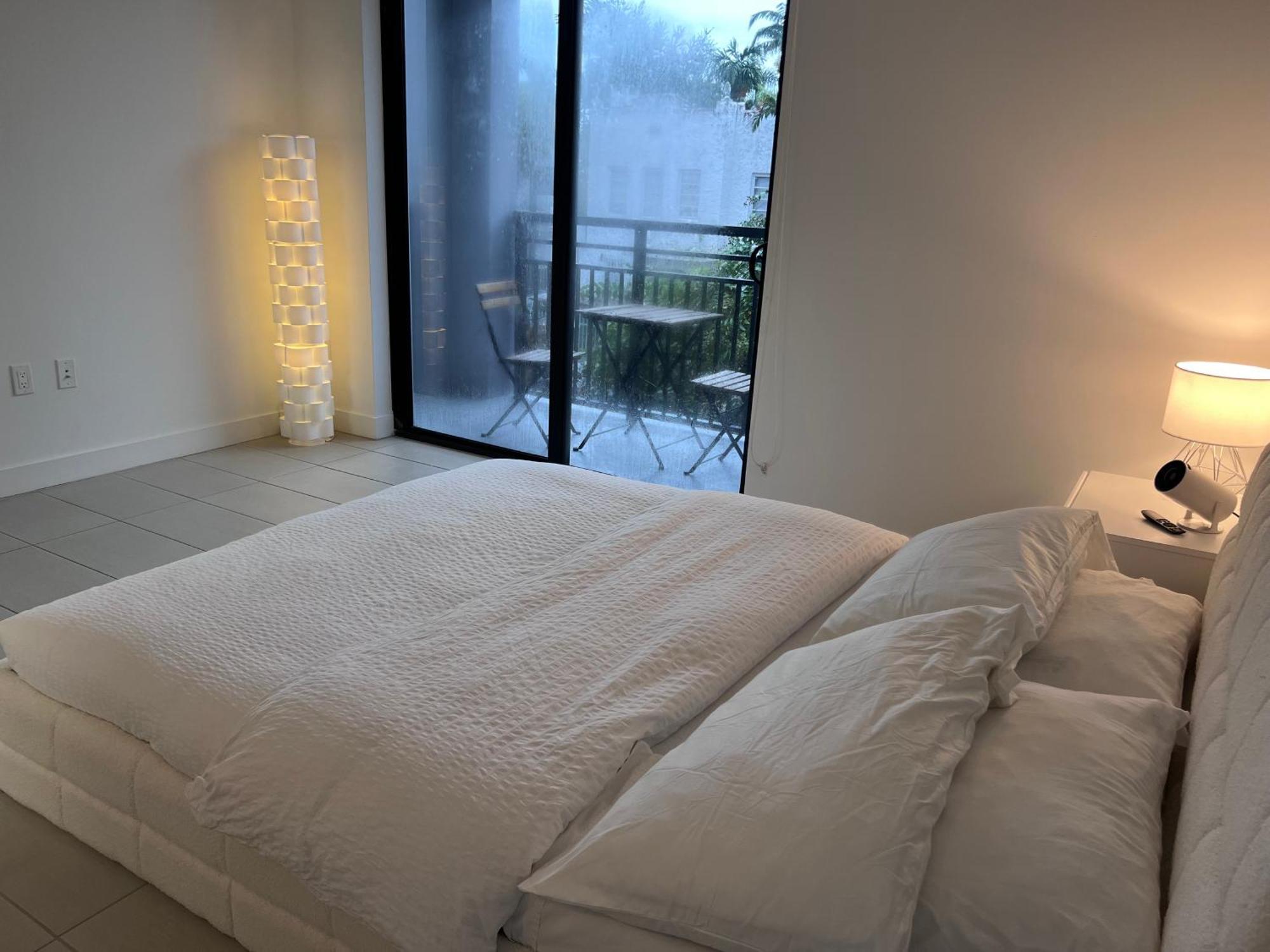 Master Bed Room In Calle Ocho Miami Buitenkant foto