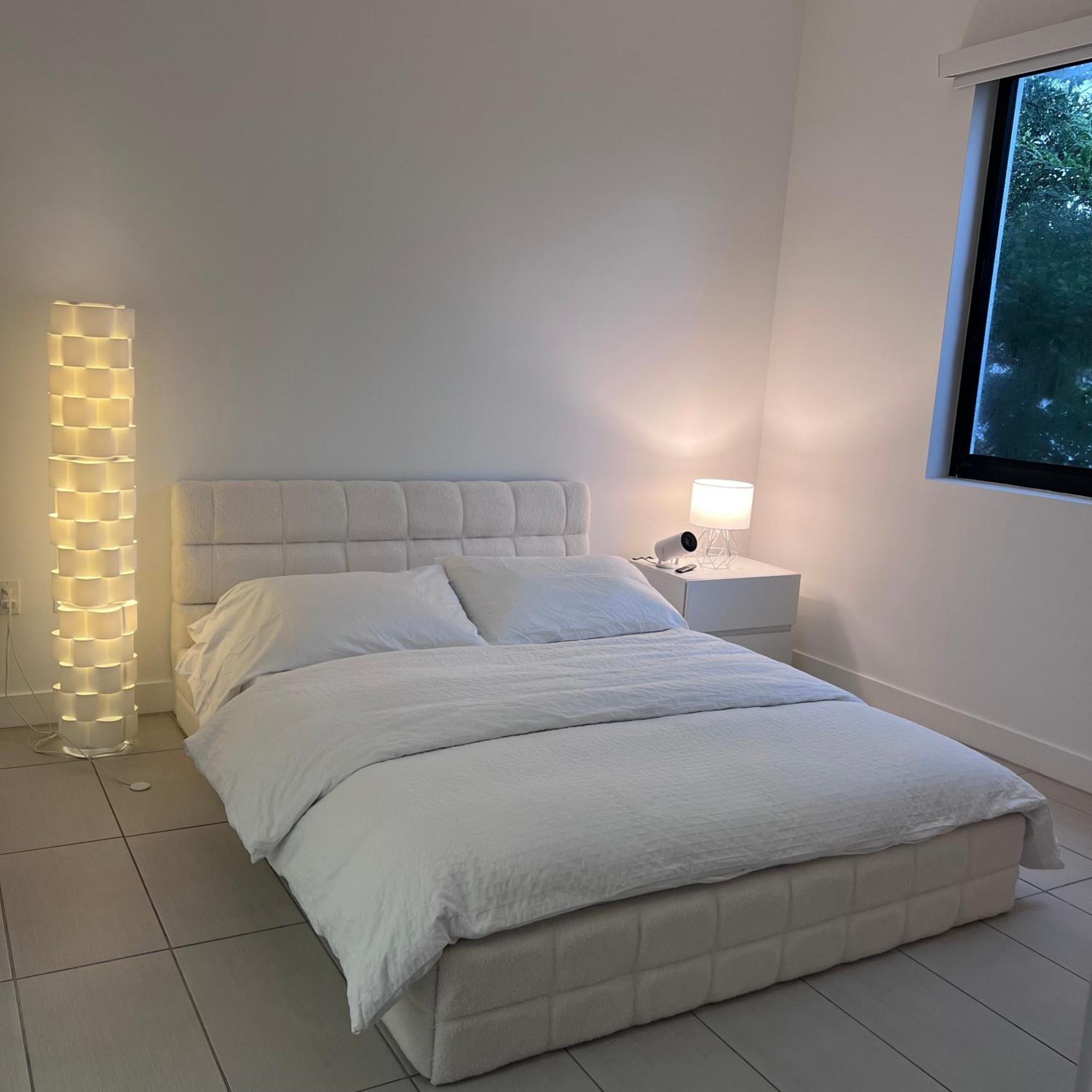 Master Bed Room In Calle Ocho Miami Buitenkant foto